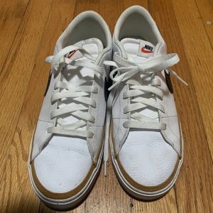 Nike legacy court sneakers size 10 men’s used